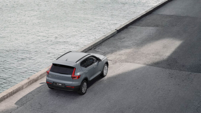 Volvo EX40 185kW Extended Range Core 82kWh 5dr Auto Electric Estate - Image 8